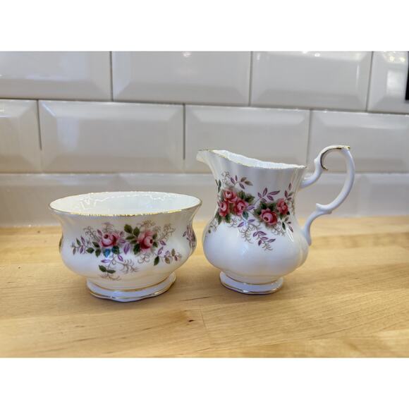 Royal Albert- England - Lavender Rose Creamer & Sugar - Picture 4 of 8